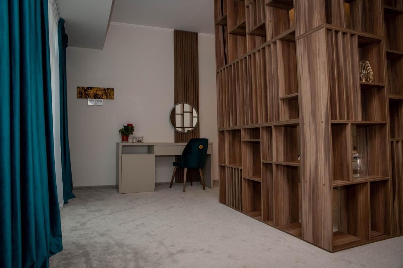 Unique Garden Hotel Brăila Kültér fotó