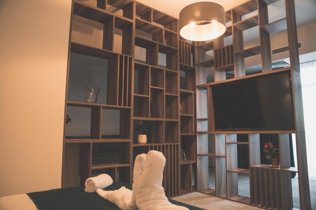 Unique Garden Hotel Brăila Kültér fotó